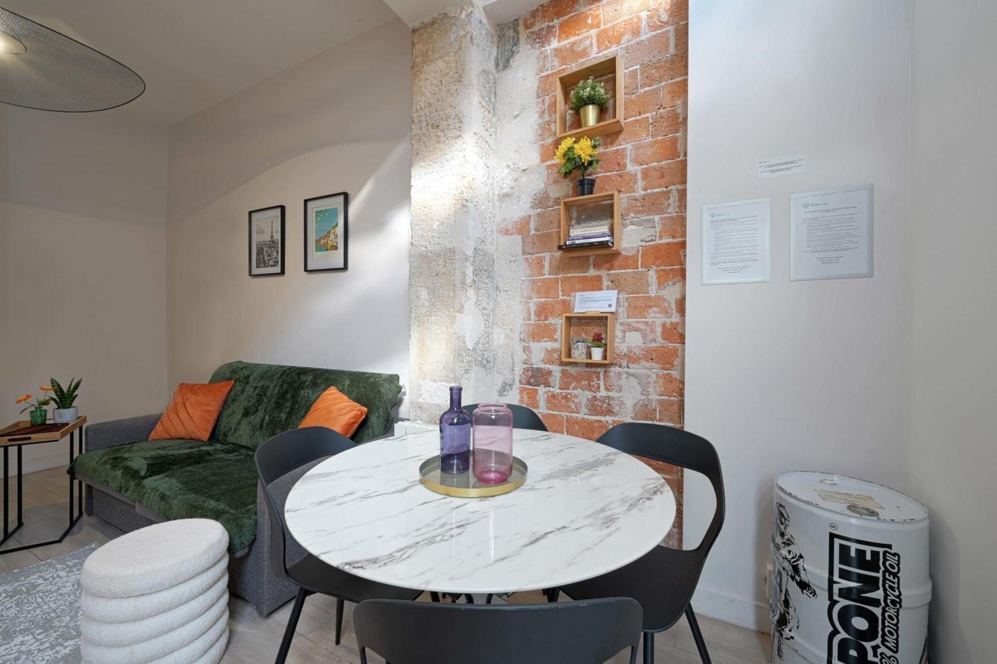 Apartamento 2 Bed Modern Fully Furnish Flat,Close To Buttes Chaumon Park París Exterior foto
